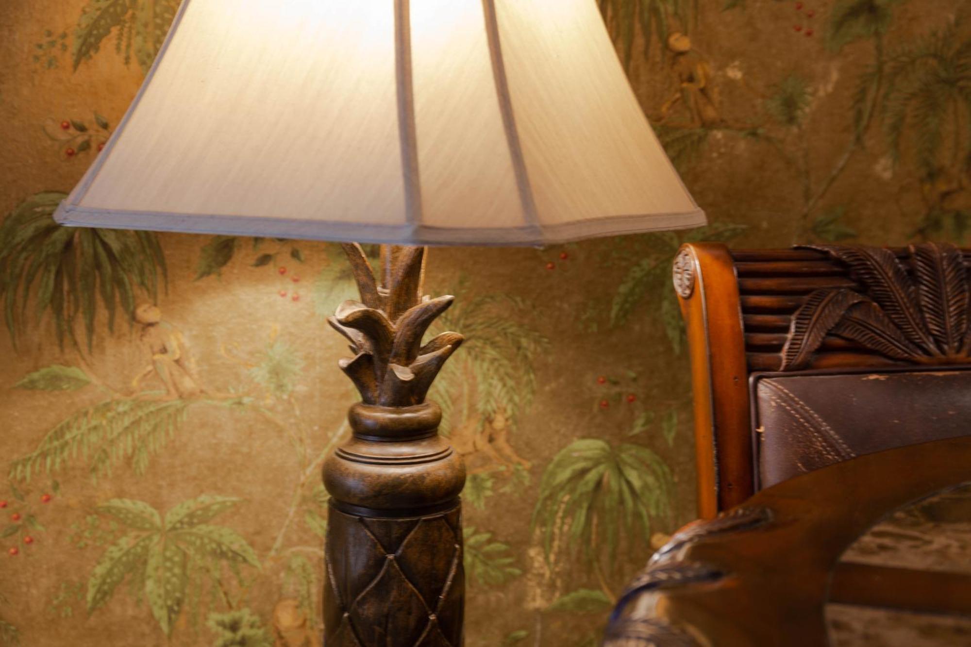 Lotus Suite, 1 Bedroom, Sleeps 4, Pool & Bbq, Pre-Renovation Summer Sale 基黑 外观 照片